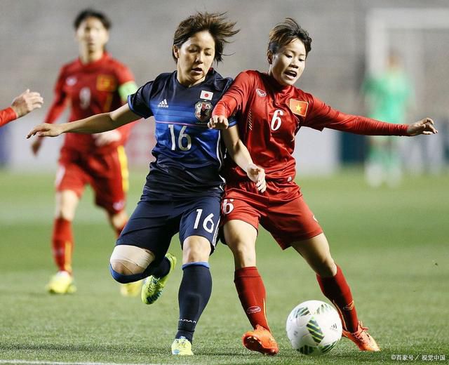 捷克女孩和韩国男人